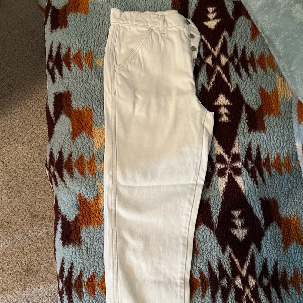 New white pants